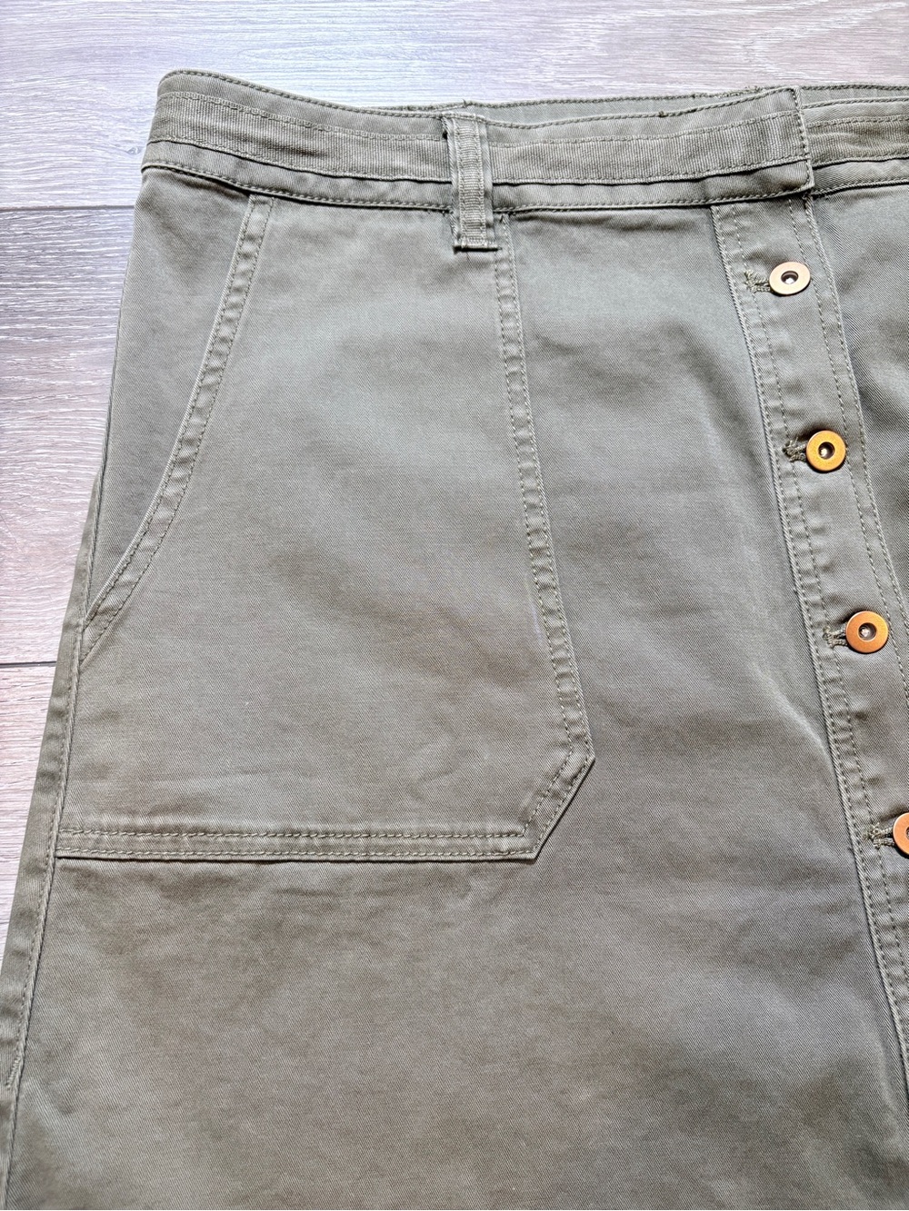 Pilcro Army Green Button-Down Skirt Size 14 - Picture 3 of 7